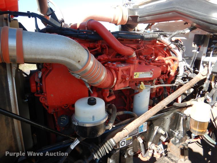 image for item DL0546 2015 Peterbilt 389  semi truck