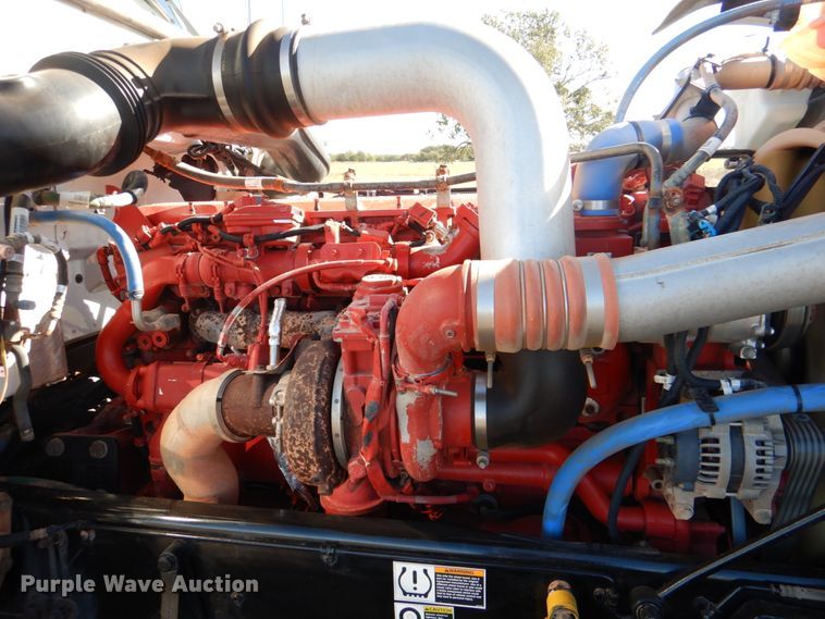 image for item DL0546 2015 Peterbilt 389  semi truck