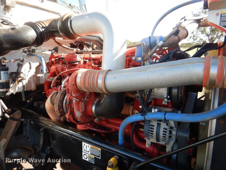 image for item DL0546 2015 Peterbilt 389  semi truck