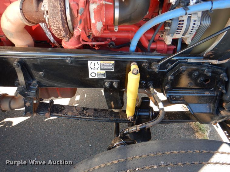 image for item DL0546 2015 Peterbilt 389  semi truck