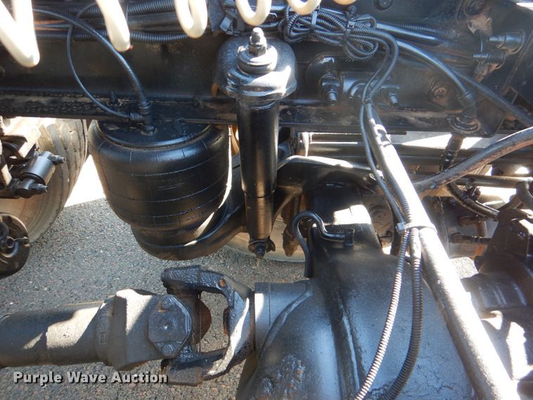 image for item DL0546 2015 Peterbilt 389  semi truck