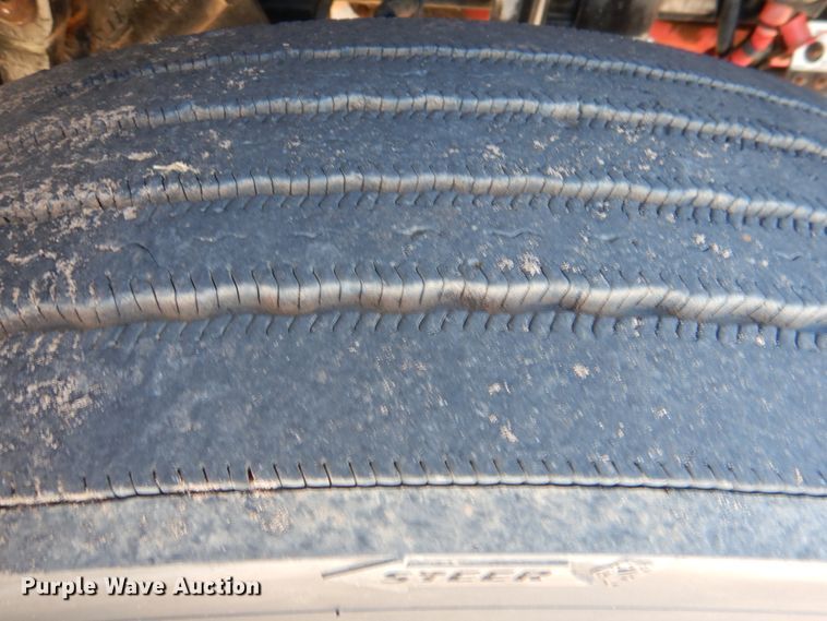 image for item DL0546 2015 Peterbilt 389  semi truck