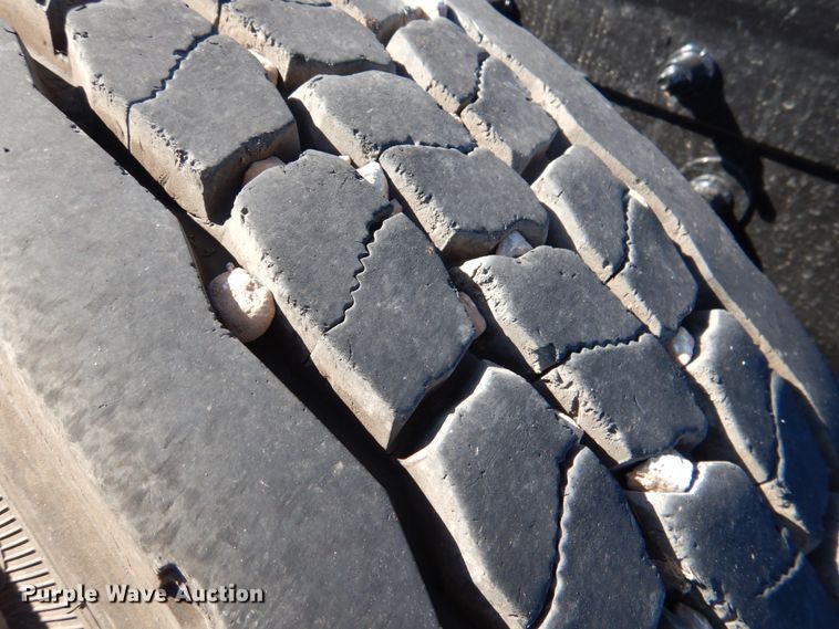 image for item DL0546 2015 Peterbilt 389  semi truck