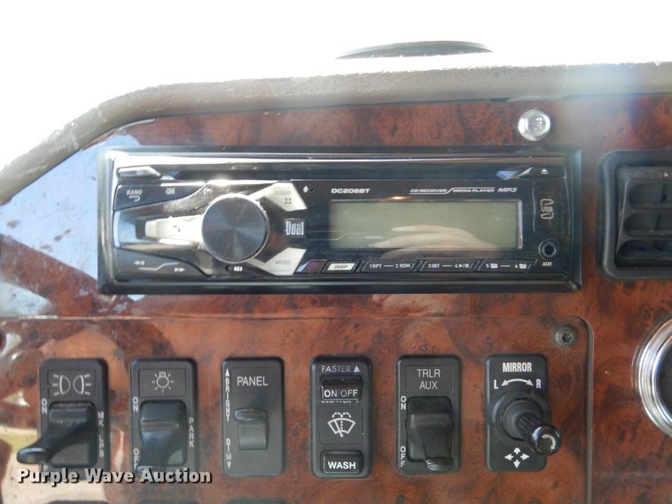 image for item DL6255 2006 International Eagle 9200i  semi truck