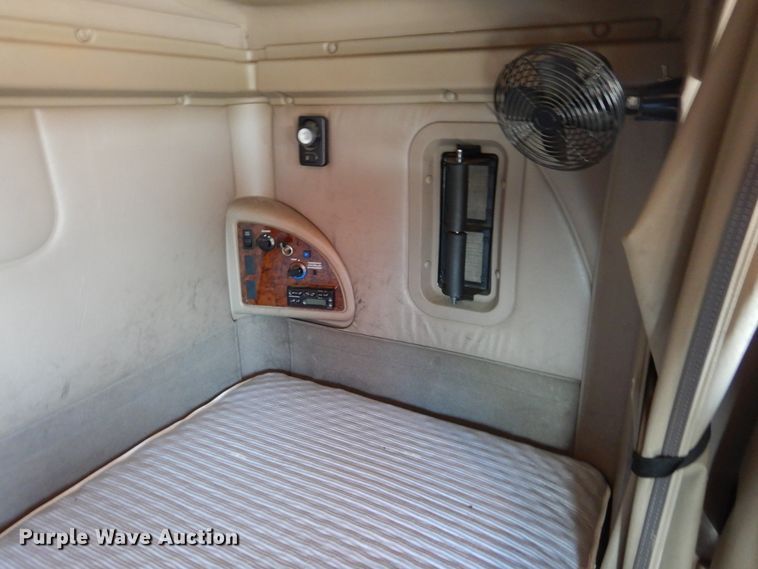 image for item DL6255 2006 International Eagle 9200i  semi truck