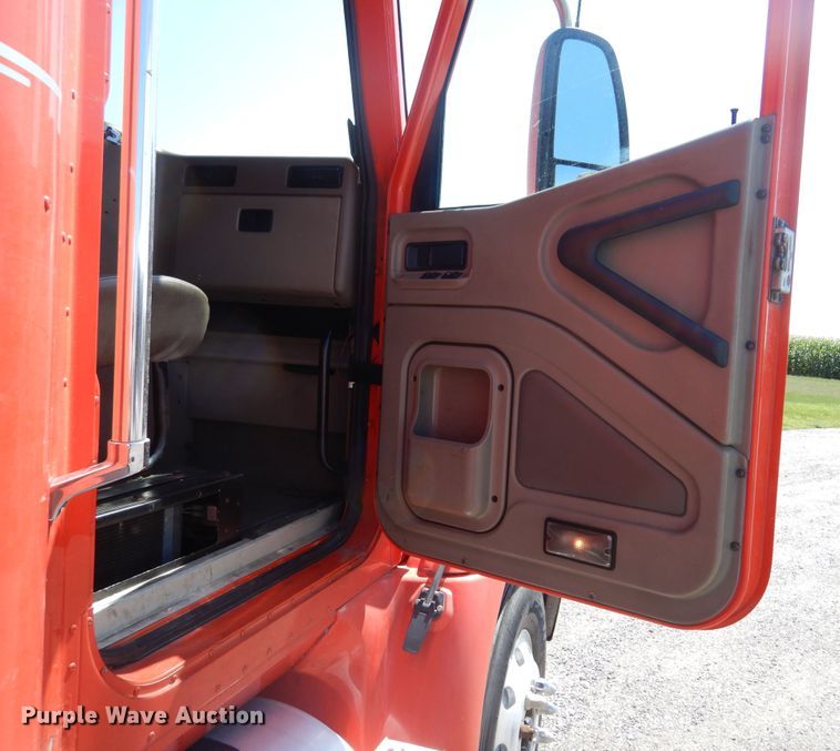 image for item DL6255 2006 International Eagle 9200i  semi truck