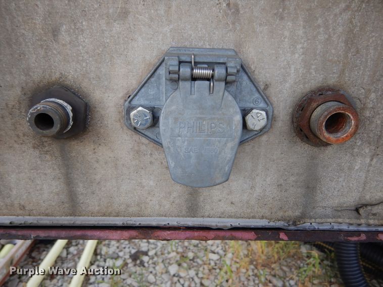 image for item DL6456 2000 Wilson  flatbed trailer