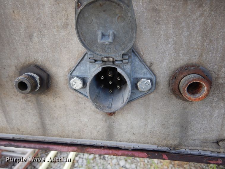 image for item DL6456 2000 Wilson  flatbed trailer