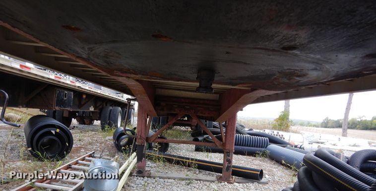 image for item DL6456 2000 Wilson  flatbed trailer