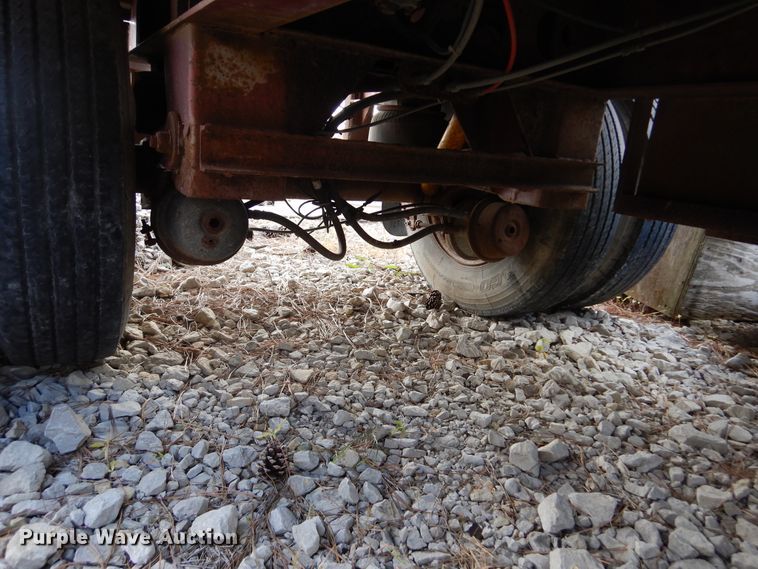 image for item DL6456 2000 Wilson  flatbed trailer