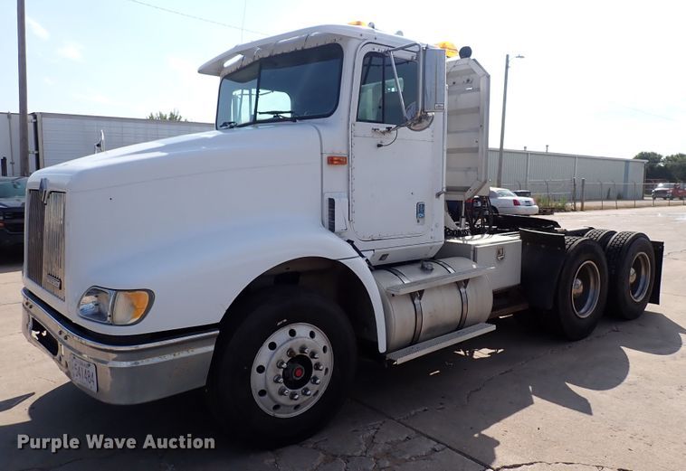 image for item DL7652 1998 International 9200  semi truck