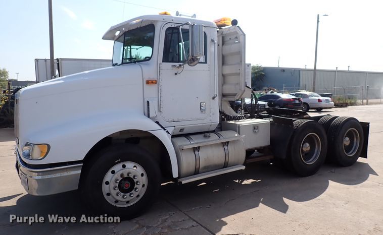 image for item DL7652 1998 International 9200  semi truck