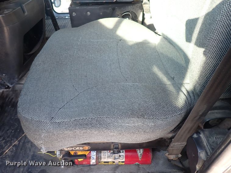 image for item DL7652 1998 International 9200  semi truck