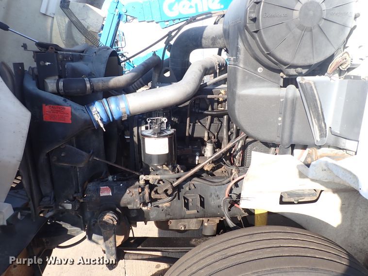 image for item DL7652 1998 International 9200  semi truck