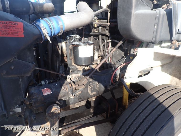 image for item DL7652 1998 International 9200  semi truck