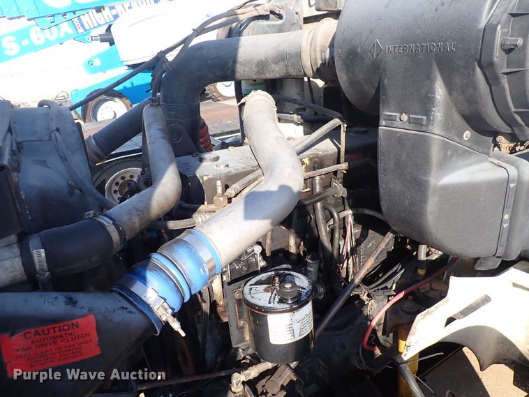 image for item DL7652 1998 International 9200  semi truck