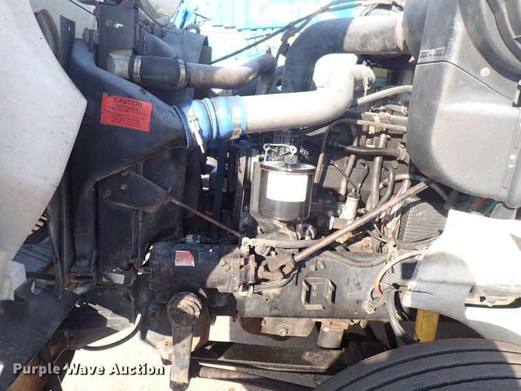 image for item DL7652 1998 International 9200  semi truck