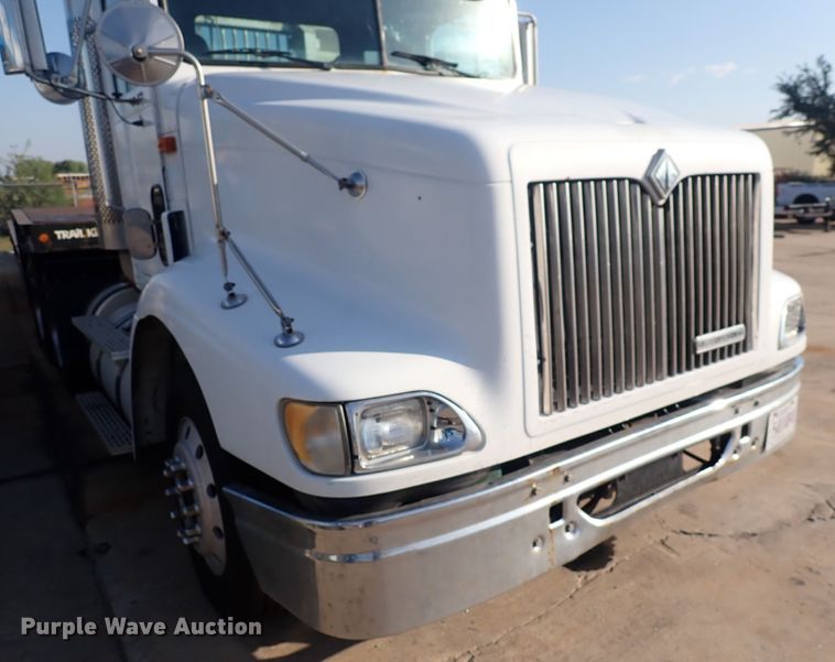 image for item DL7652 1998 International 9200  semi truck