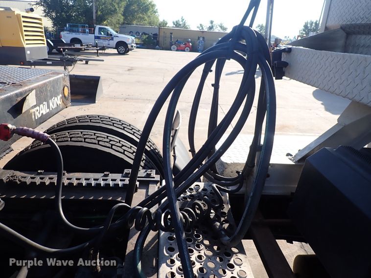 image for item DL7652 1998 International 9200  semi truck