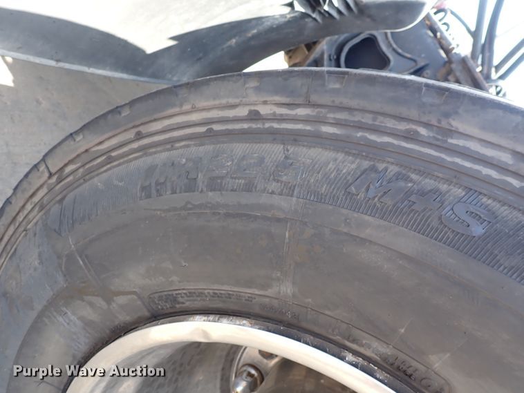 image for item DL7652 1998 International 9200  semi truck