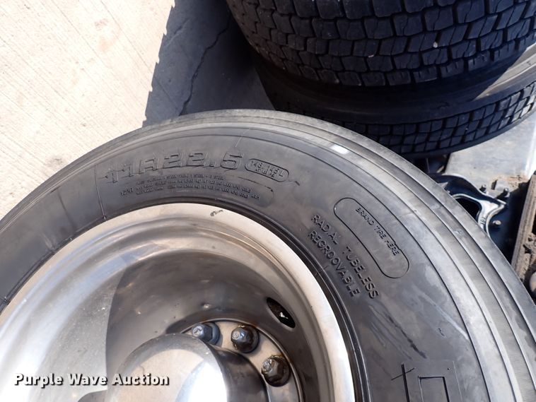 image for item DL7652 1998 International 9200  semi truck