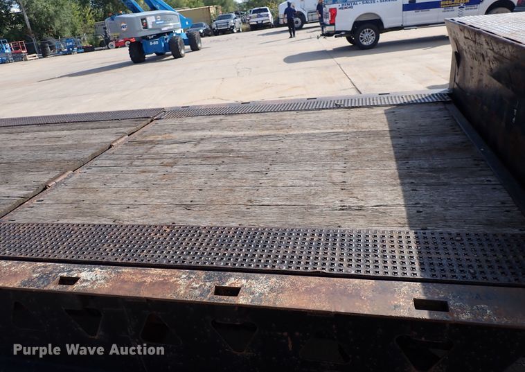 image for item DL7663 2005 Trail King TK70HT-482  drop deck equipment trailer