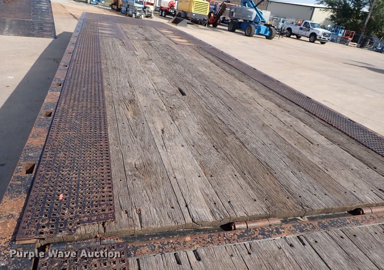 image for item DL7663 2005 Trail King TK70HT-482  drop deck equipment trailer