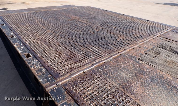 image for item DL7663 2005 Trail King TK70HT-482  drop deck equipment trailer