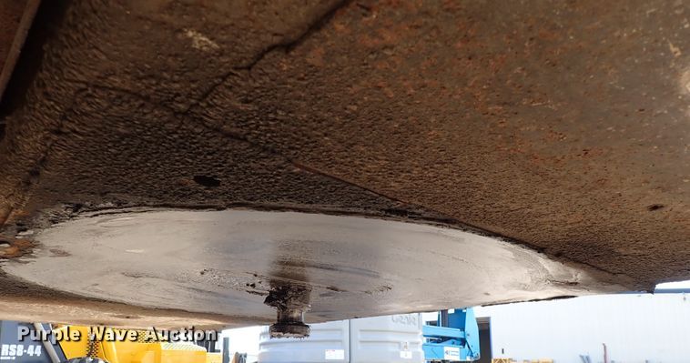 image for item DL7663 2005 Trail King TK70HT-482  drop deck equipment trailer