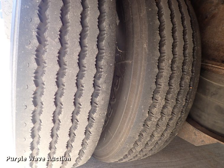 image for item DL7663 2005 Trail King TK70HT-482  drop deck equipment trailer