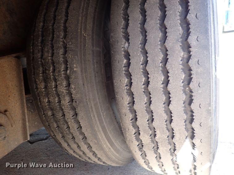 image for item DL7663 2005 Trail King TK70HT-482  drop deck equipment trailer