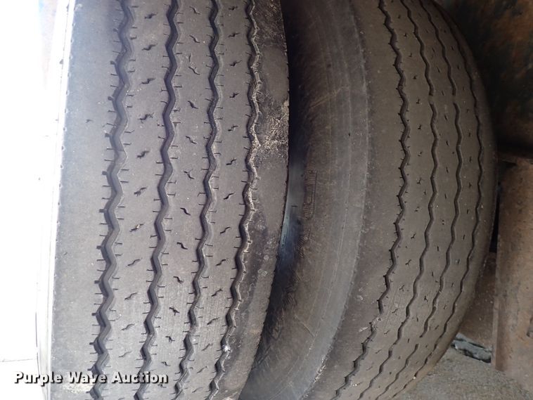 image for item DL7663 2005 Trail King TK70HT-482  drop deck equipment trailer