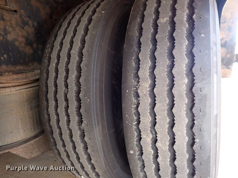 image for item DL7663 2005 Trail King TK70HT-482  drop deck equipment trailer