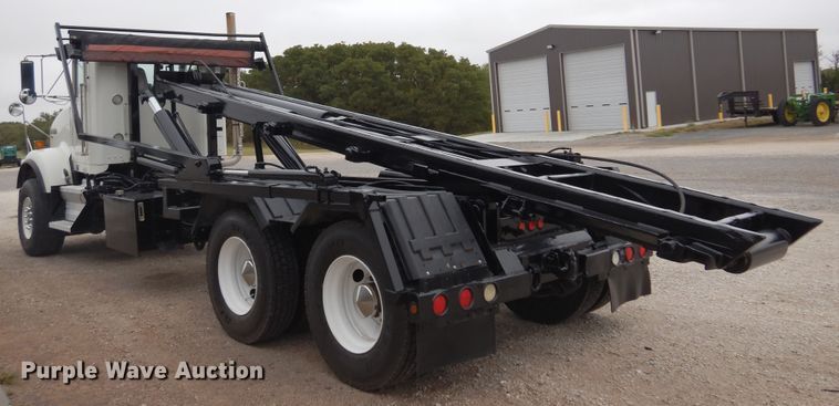 image for item DM5205 2006 Kenworth T800  roll-off container truck