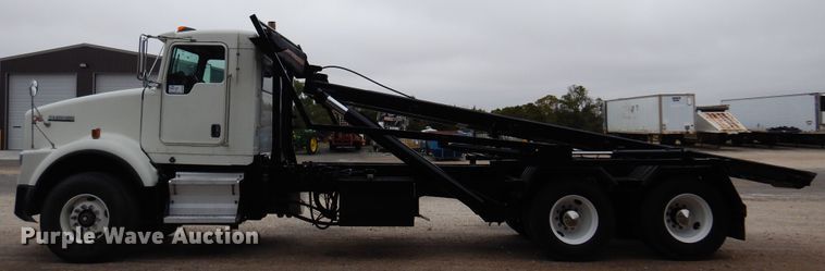 image for item DM5205 2006 Kenworth T800  roll-off container truck