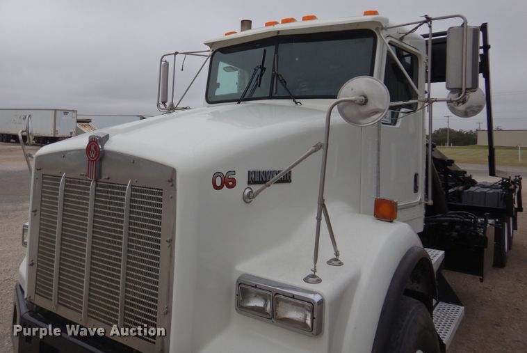 image for item DM5205 2006 Kenworth T800  roll-off container truck