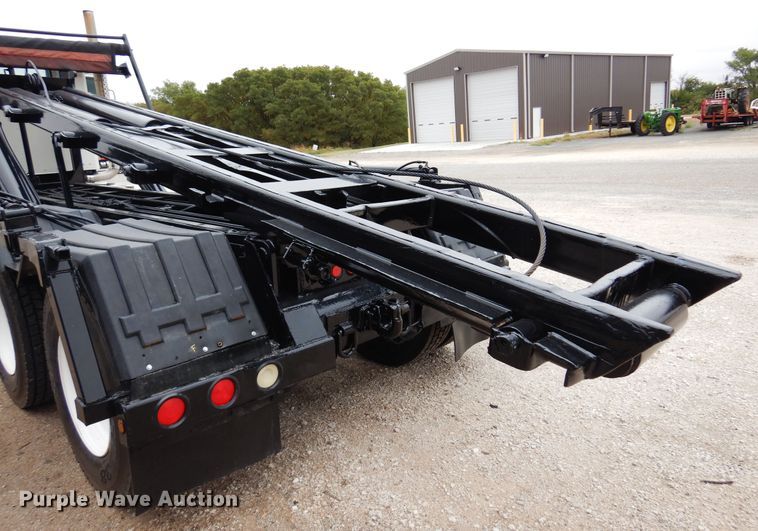 image for item DM5205 2006 Kenworth T800  roll-off container truck