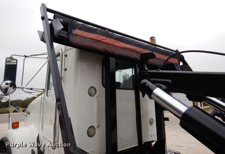 image for item DM5205 2006 Kenworth T800  roll-off container truck