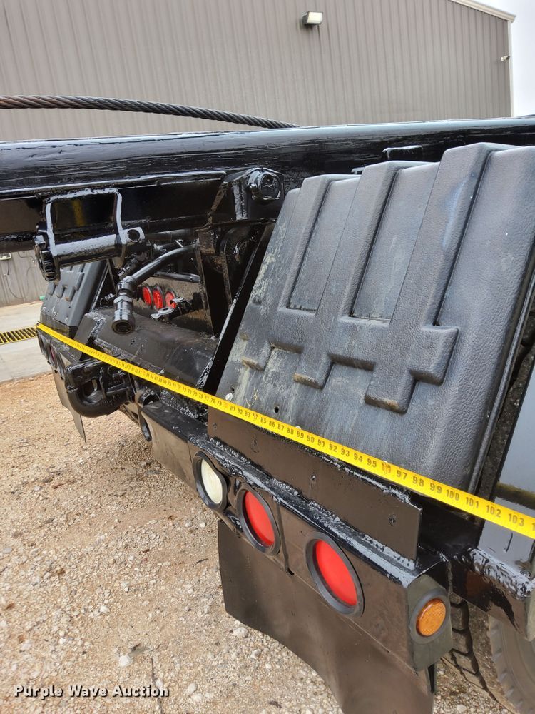 image for item DM5205 2006 Kenworth T800  roll-off container truck