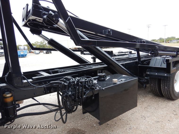 image for item DM5205 2006 Kenworth T800  roll-off container truck