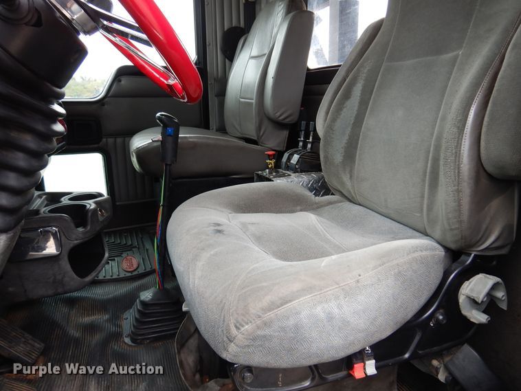 image for item DM5205 2006 Kenworth T800  roll-off container truck