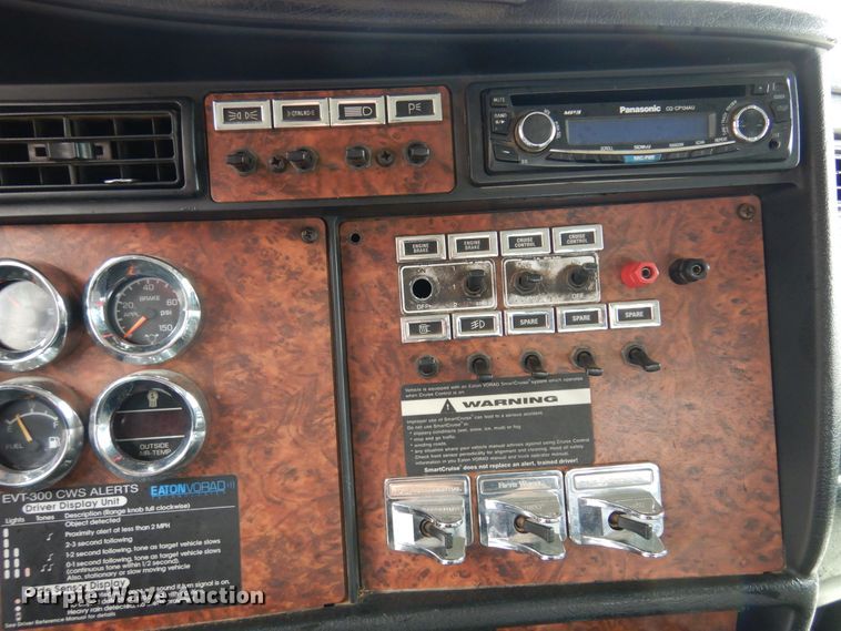 image for item DM5205 2006 Kenworth T800  roll-off container truck