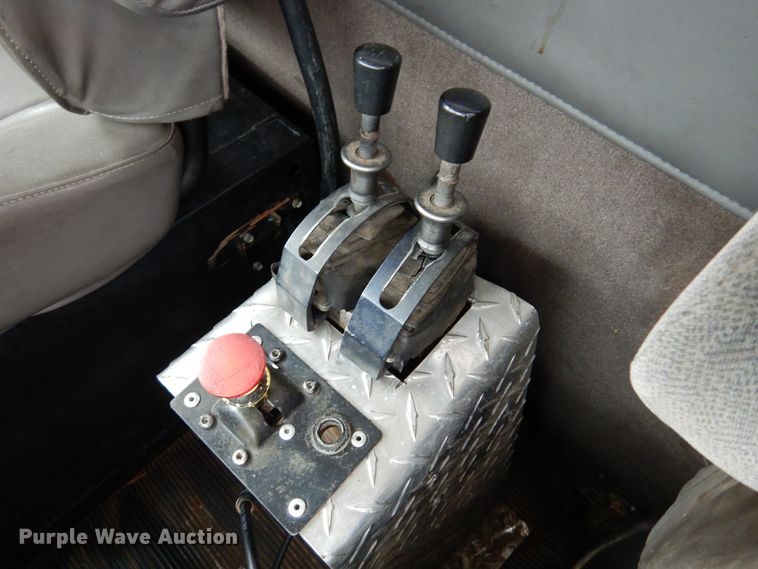 image for item DM5205 2006 Kenworth T800  roll-off container truck