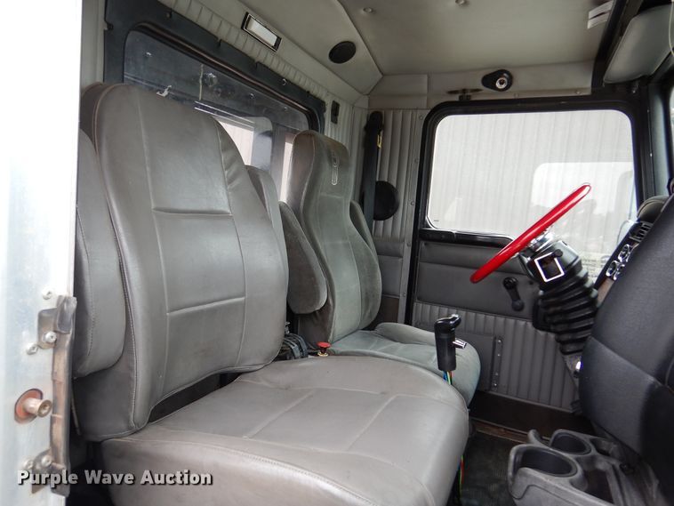 image for item DM5205 2006 Kenworth T800  roll-off container truck