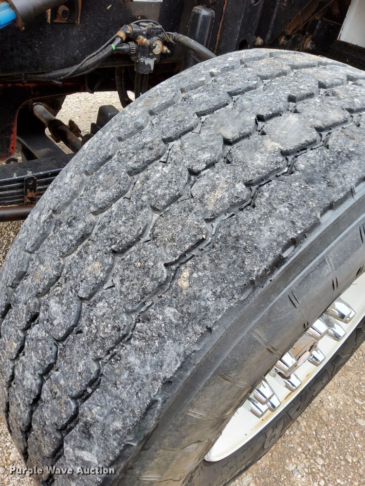 image for item DM5205 2006 Kenworth T800  roll-off container truck