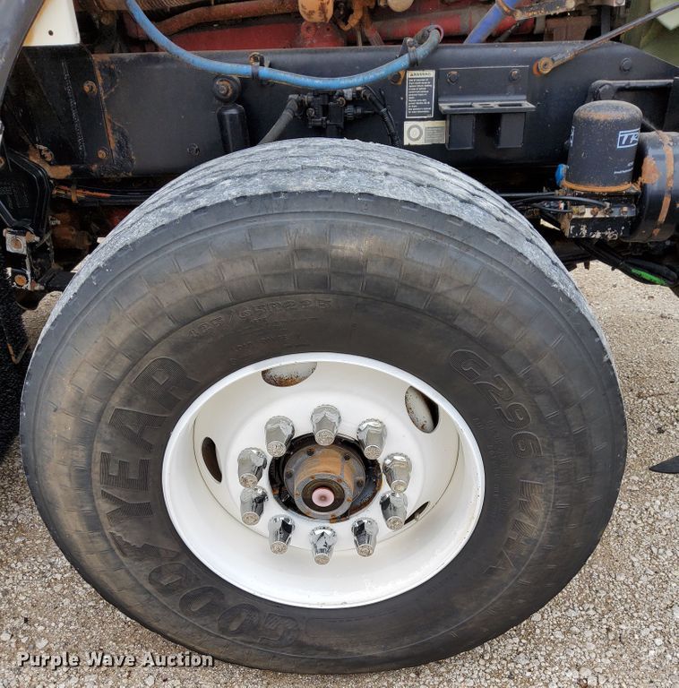 image for item DM5205 2006 Kenworth T800  roll-off container truck