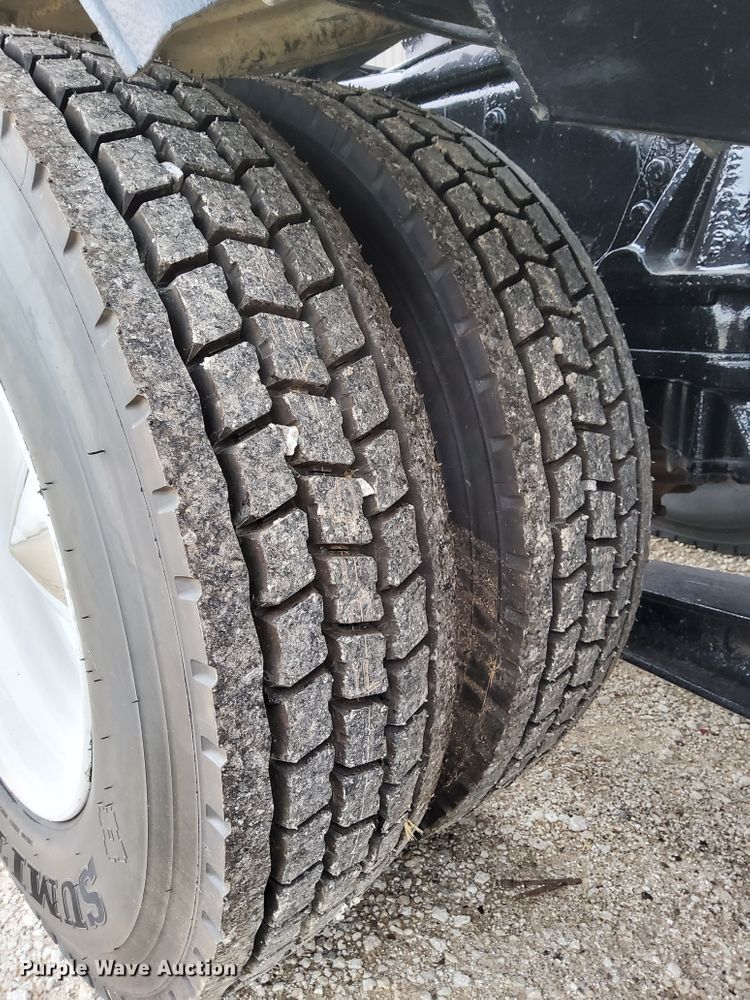 image for item DM5205 2006 Kenworth T800  roll-off container truck