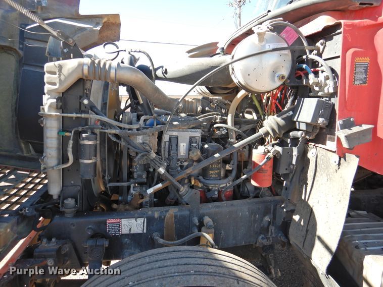 image for item DM8987 2007 Mack CHN613  semi truck