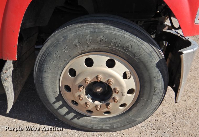 image for item DM8987 2007 Mack CHN613  semi truck