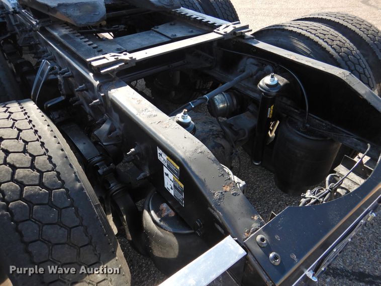 image for item DM8991 2014 Peterbilt 388  semi truck